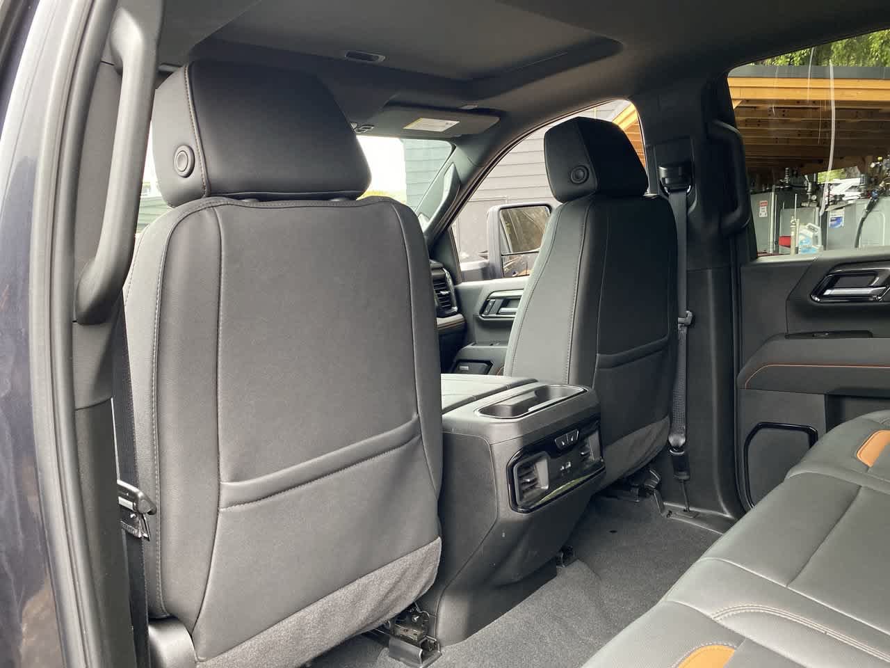 Used 2025 GMC Sierra 2500 AT4 w/ AT4 Premium Plus Package AWD/4WD image 15