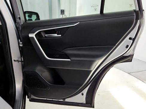 Used 2022 Toyota RAV4 XLE AWD/4WD image 19