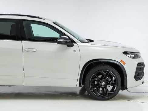 New 2026 Volkswagen Tiguan SE R-Line image 12