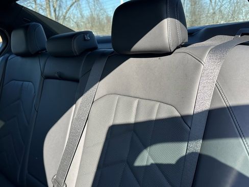 Used 2025 BMW 530i xDrive 530i xDrive w/ Premium Package image 32