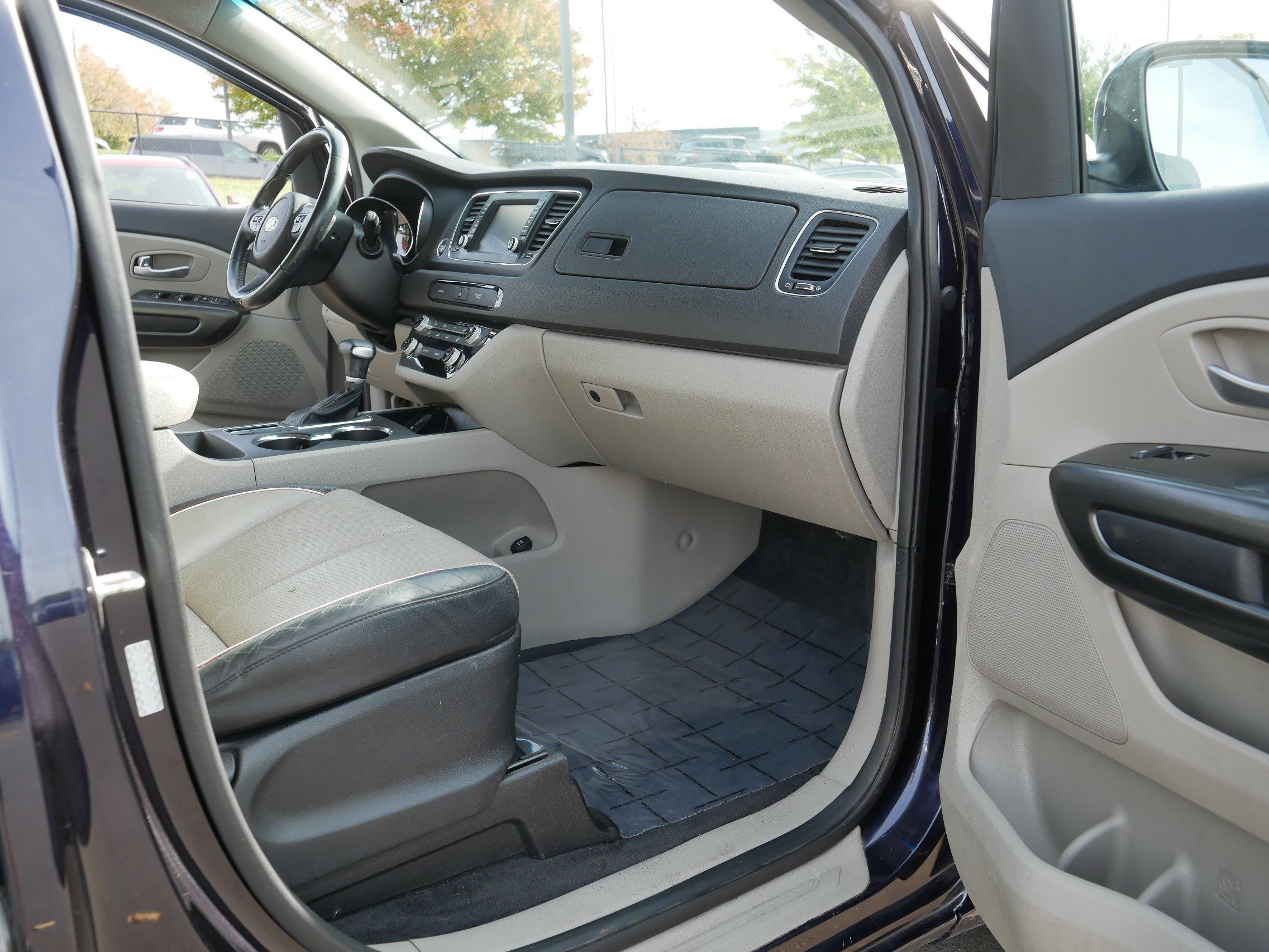 Used 2020 Kia Sedona EX FWD image 19