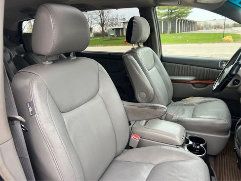 Used 2005 Toyota Sienna FWD image 26