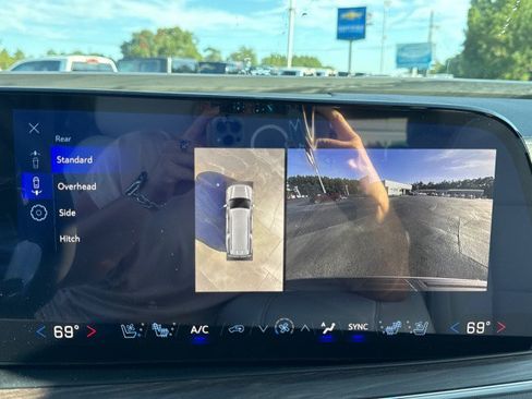 New 2025 Chevrolet Suburban Premier image 33