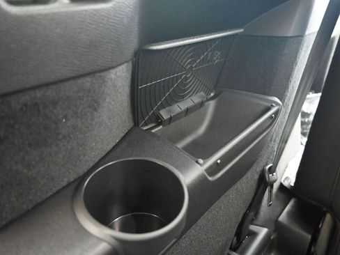 New 2026 Volvo XC90 B6 Plus w/ Protection Package Premier image 18