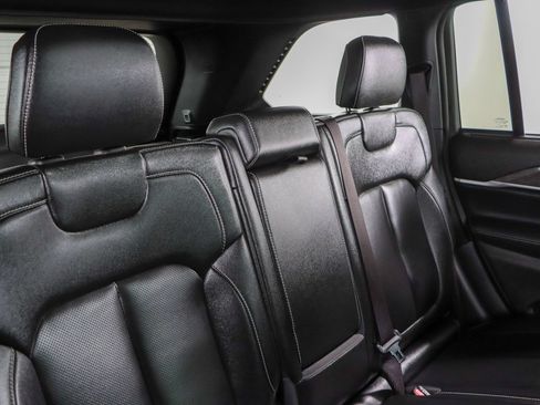 Used 2024 Jeep Grand Cherokee Limited w/ Luxury Tech Group II AWD/4WD image 30