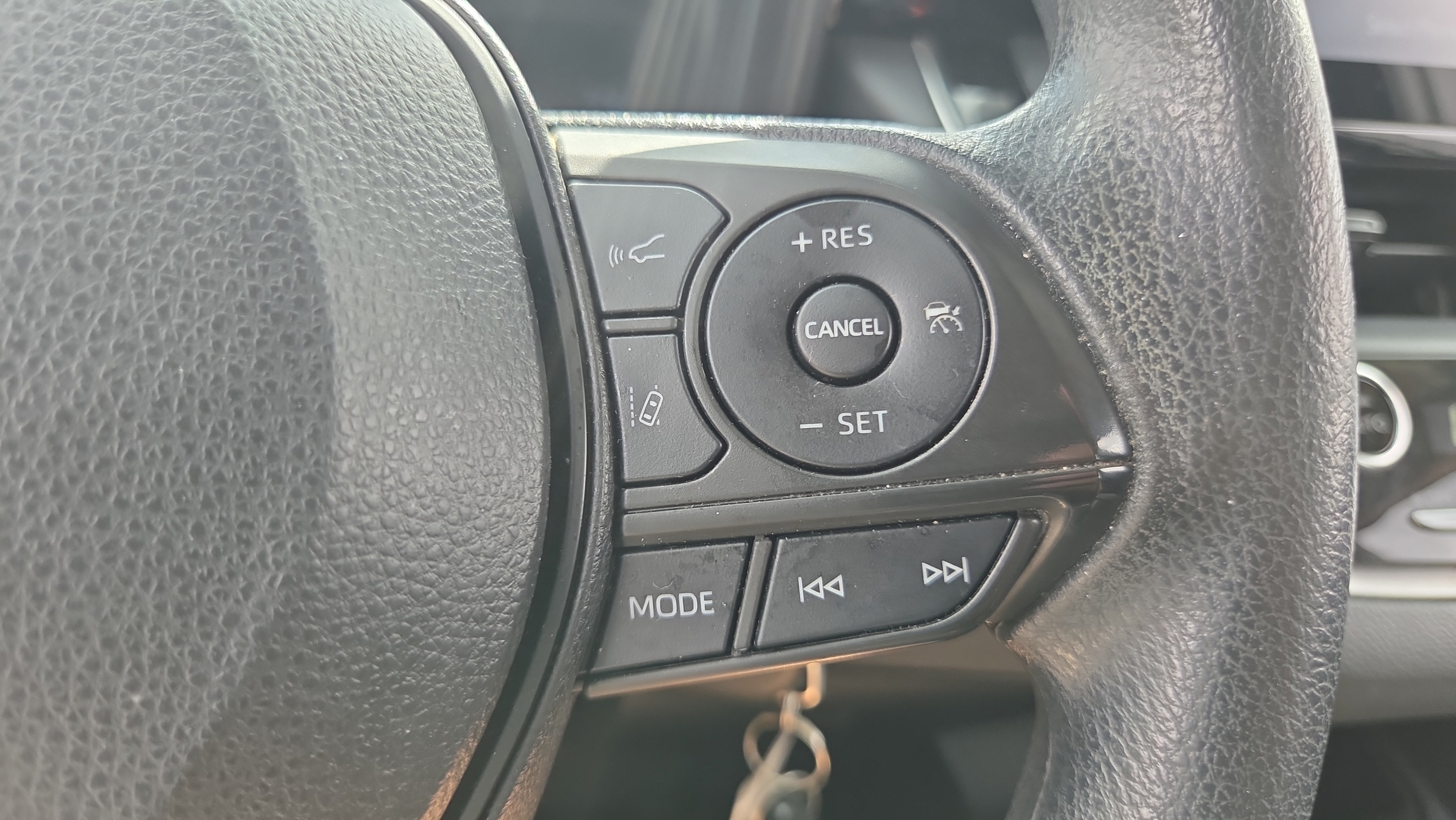 Used 2022 Toyota Corolla LE FWD image 28