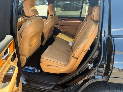 Used 2022 Jeep Grand Cherokee L Summit AWD/4WD image 10