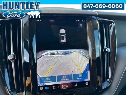 Used 2025 Volvo XC60 B5 Core image 24