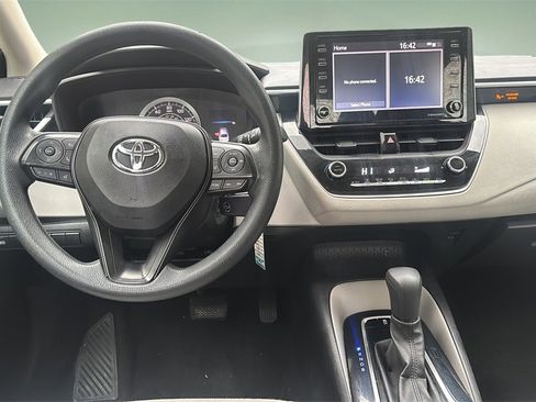 Used 2021 Toyota Corolla LE image 13