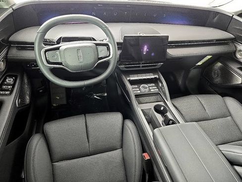 Used 2026 Lincoln Nautilus Reserve AWD/4WD image 10