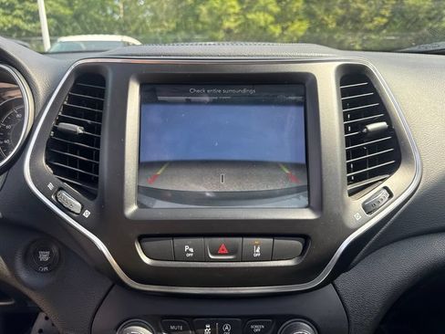 Used 2021 Jeep Cherokee Latitude Lux w/ Sun & Sound Group AWD/4WD image 9