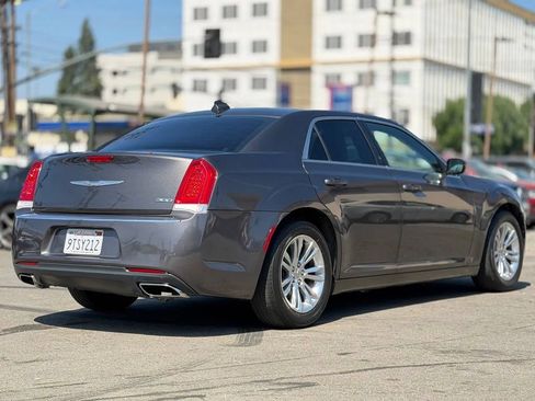 Used 2015 Chrysler 300 Limited RWD image 16