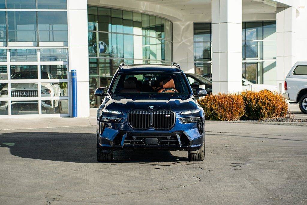 Used 2025 BMW X7 M60i AWD/4WD image 2