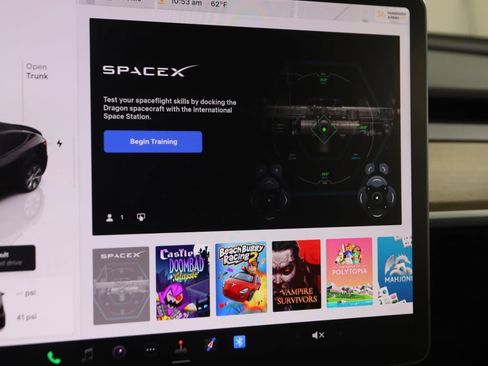 Used 2022 Tesla Model Y Long Range image 32