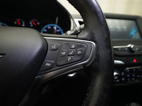 Used 2018 Chevrolet Equinox LT FWD image 19