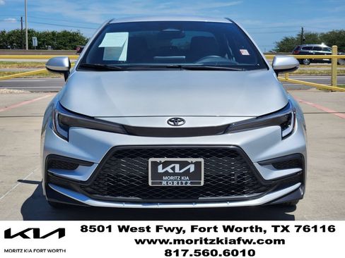 Used 2025 Toyota Corolla SE FWD image 2
