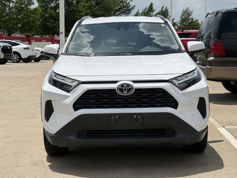 Used 2022 Toyota RAV4 XLE FWD image 8