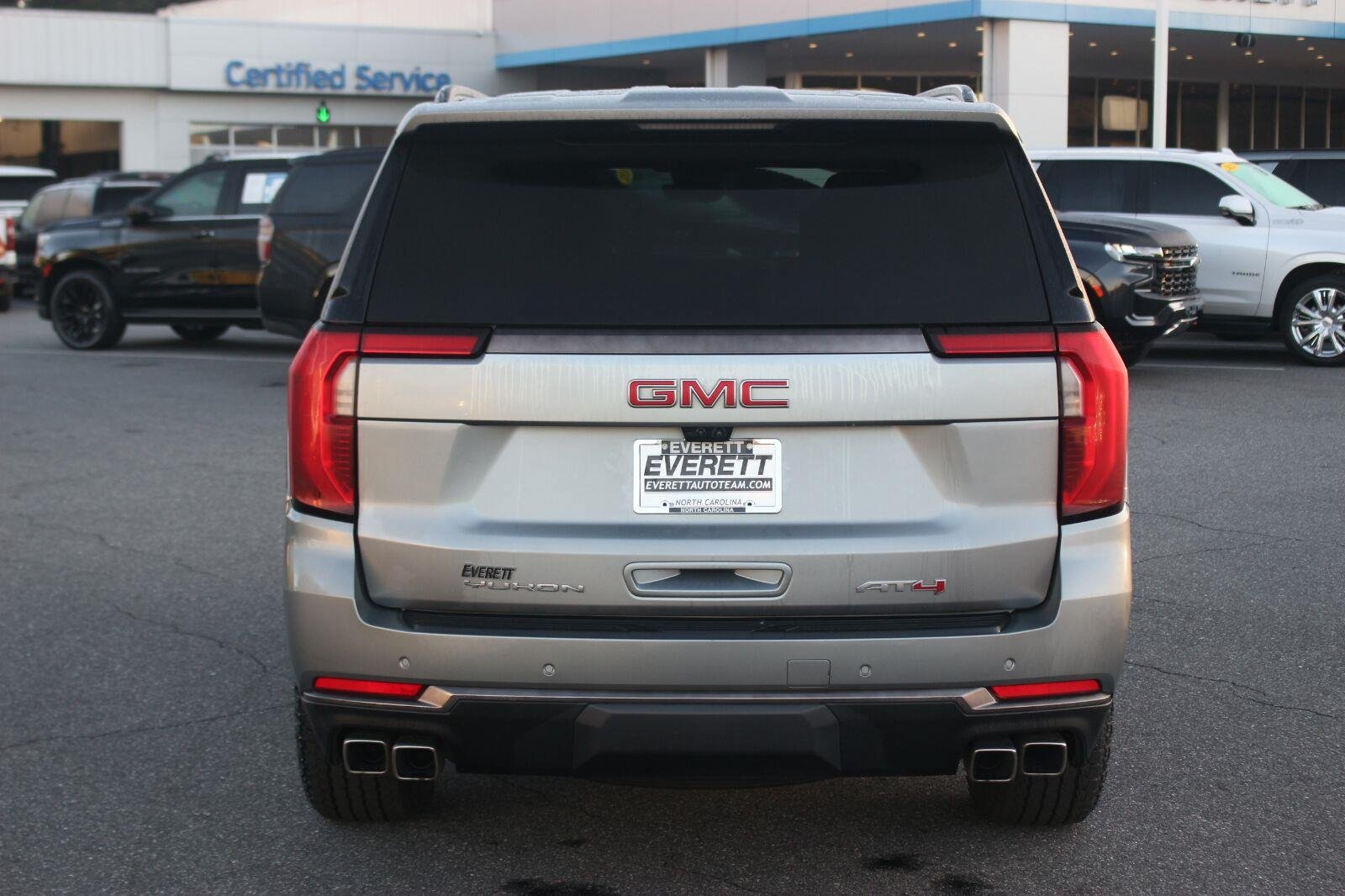 Used 2025 GMC Yukon AT4 Ultimate AWD/4WD image 6
