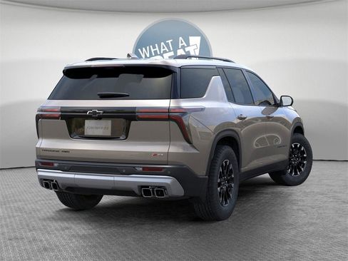 New 2026 Chevrolet Traverse Z71 w/ Enhanced Driving Package image 4