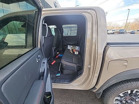 Used 2024 Nissan Frontier PRO-4X w/ Pro Convenience Package image 6