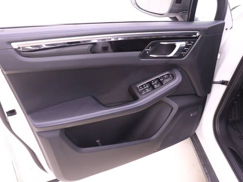 Certified 2023 Porsche Macan Turbo AWD/4WD image 15