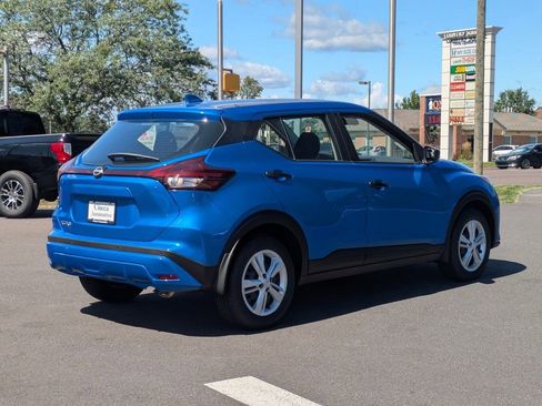 New 2025 Nissan Kicks Play S image 7