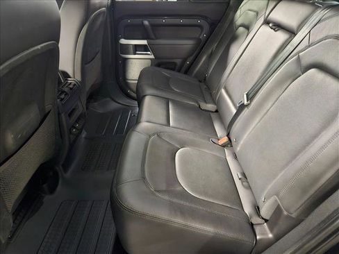 Used 2024 Land Rover Defender 110 S image 17