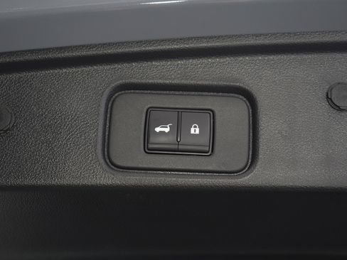 Used 2024 Nissan Pathfinder Platinum w/ Cargo Package image 10