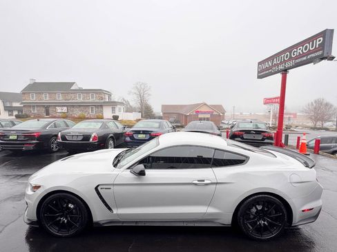 Used 2016 Ford Mustang Shelby GT350 w/ Technology Package image 5