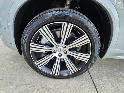 Used 2024 Volvo XC90 T8 Ultimate w/ Lounge Package AWD/4WD image 9