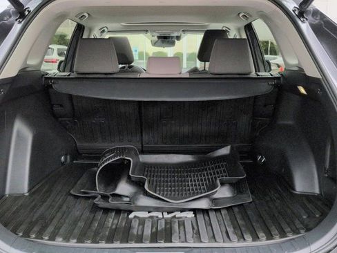 Used 2022 Toyota RAV4 XLE w/ Convenience Package AWD/4WD image 16