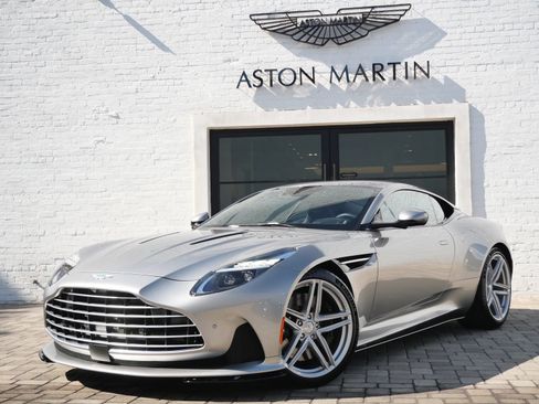 Used 2024 Aston Martin DB12 Coupe RWD image 26