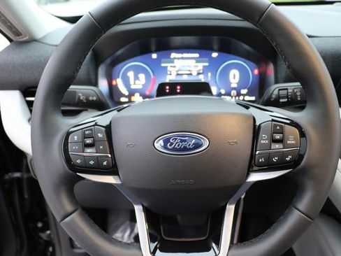 New 2026 Ford Explorer Platinum image 24