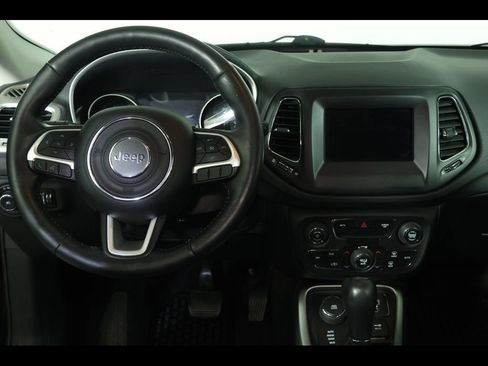 Used 2018 Jeep Compass Latitude w/ Popular Equipment Group AWD/4WD image 14