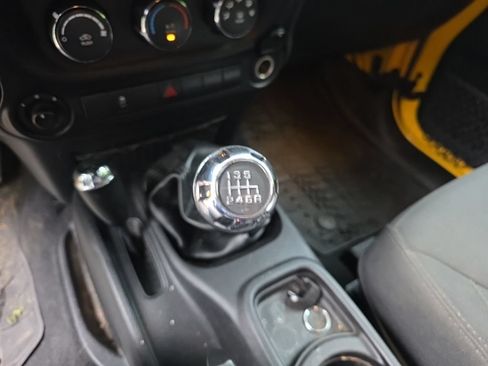 Used 2015 Jeep Wrangler Sport w/ Quick Order Package 23S AWD/4WD image 14