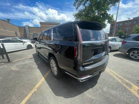 Used 2023 Cadillac Escalade ESV Premium Luxury AWD/4WD image 10