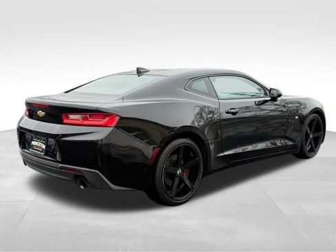 Used 2016 Chevrolet Camaro LT image 7