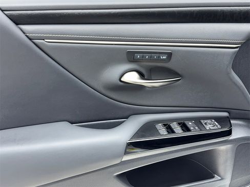 Used 2022 Lexus ES 350 w/ Premium Package image 37