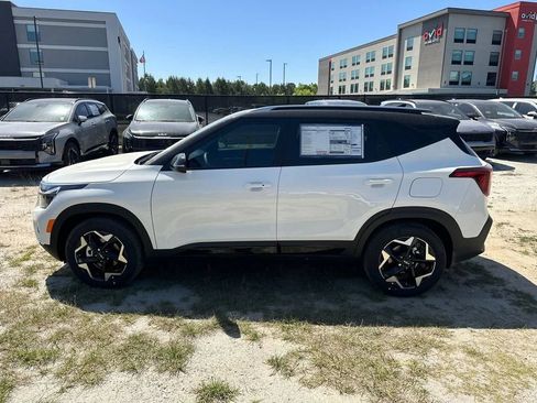 New 2026 Kia Seltos LX FWD image 4
