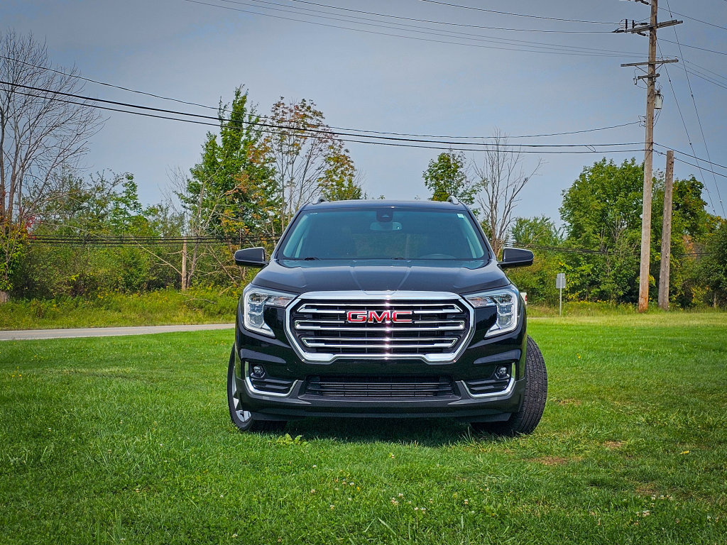 Used 2022 GMC Terrain SLT w/ Infotainment Package II AWD/4WD image 9