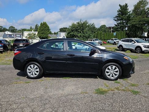 Used 2016 Toyota Corolla LE w/ Body Protection Package #1 FWD image 8