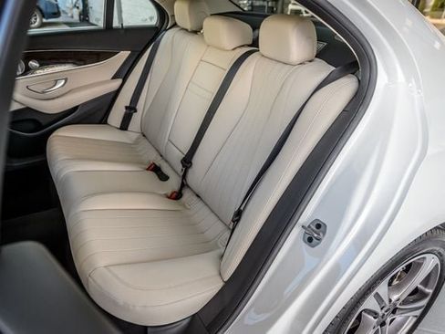 Used 2020 Mercedes-Benz E 350 4MATIC Sedan image 43