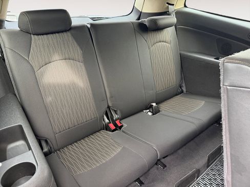 Used 2013 Chevrolet Traverse LT image 18