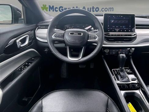 Used 2025 Jeep Compass Limited AWD/4WD image 10