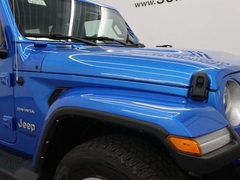 Used 2022 Jeep Wrangler Unlimited Sahara w/ LED Lighting Group AWD/4WD image 21