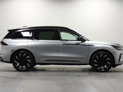 Used 2024 Lincoln Nautilus Black Label w/ Jet Appearance Package (87T) AWD/4WD image 3