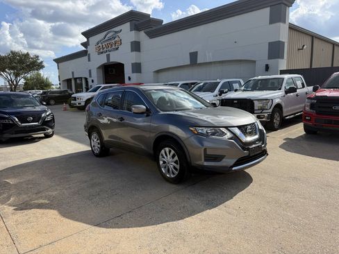 Used 2018 Nissan Rogue S AWD/4WD image 39