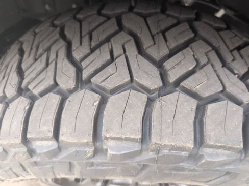 New 2025 Ford Bronco Base image 24