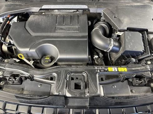 Used 2023 Land Rover Discovery Sport SE image 26