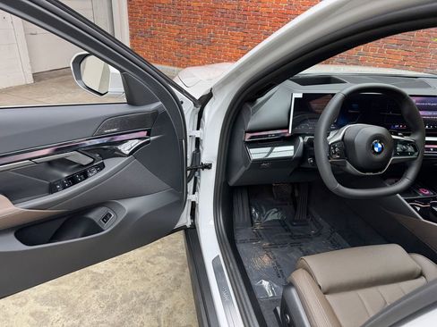 New 2027 BMW 530i xDrive AWD/4WD image 8